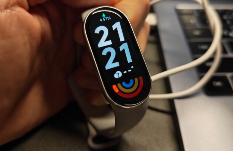 Xiaomi Smart Band 10 спустя год: стоит ли он своих денег?