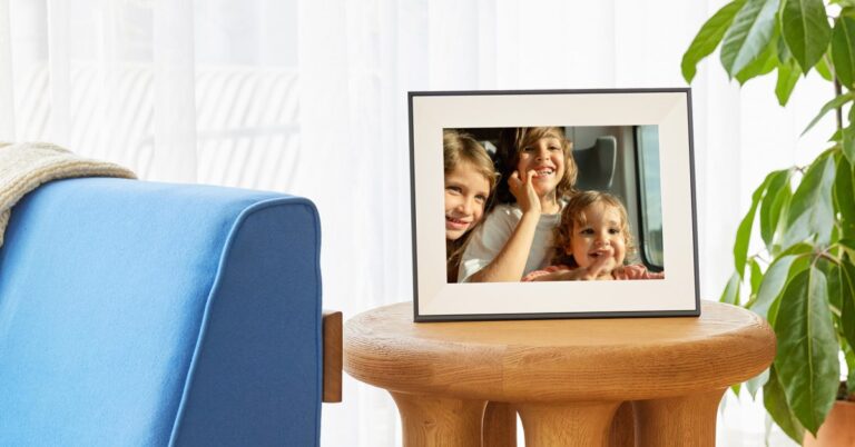 Google Photos снова дружит с фоторамками Aura